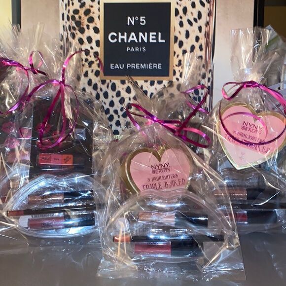 Valentines Day Mystery Bundle - Picture 1 of 6